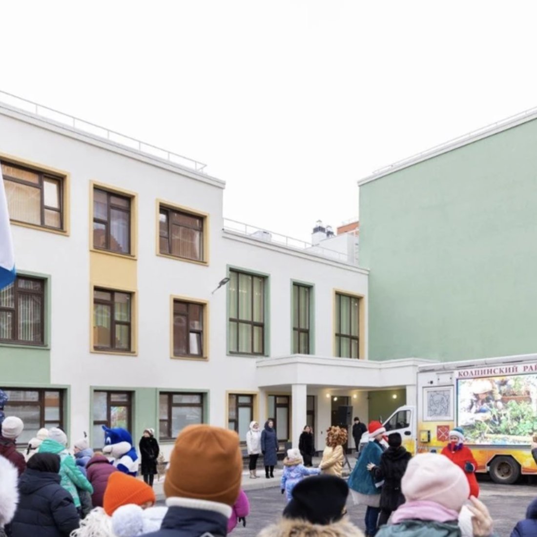 В Санкт-Петербурге растут темпы строительства детских садов и школ по программе реновации