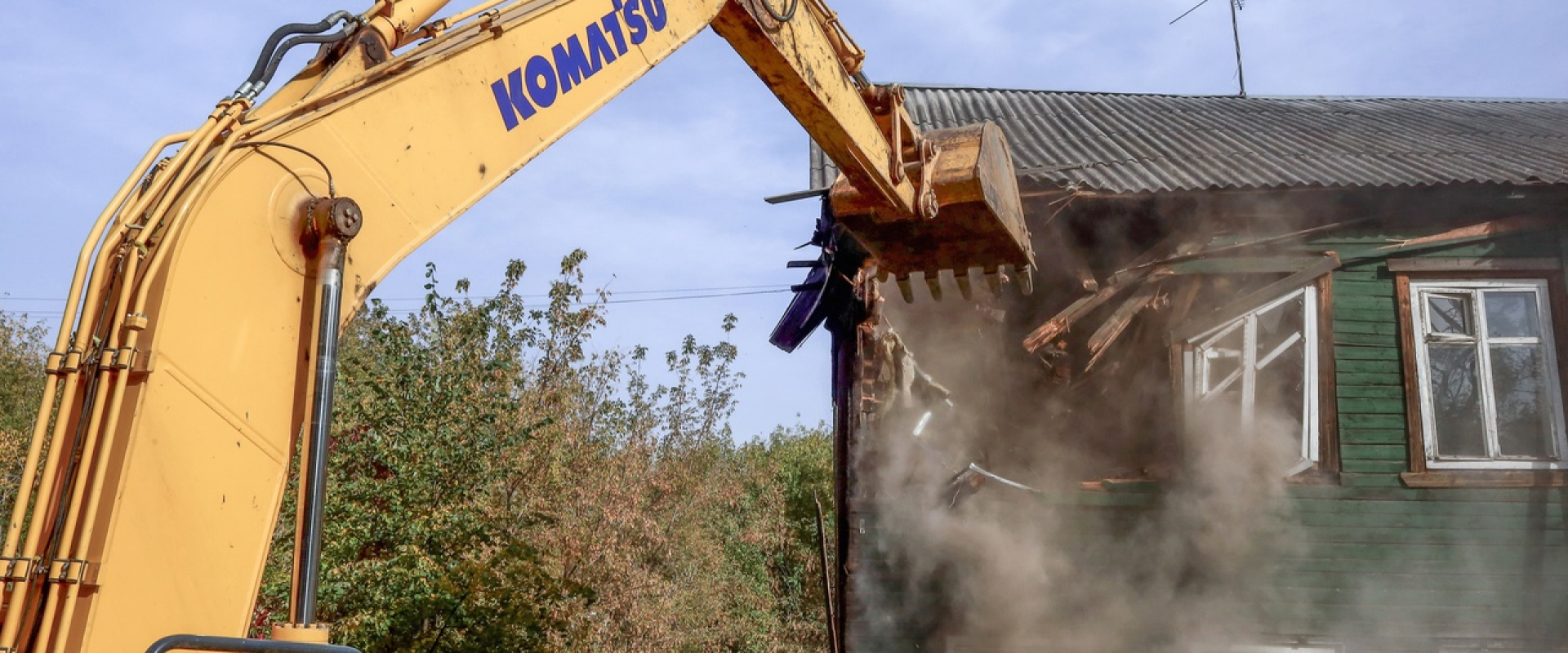 В Ленинском районе начался снос ветхих домов в квартале КРТ